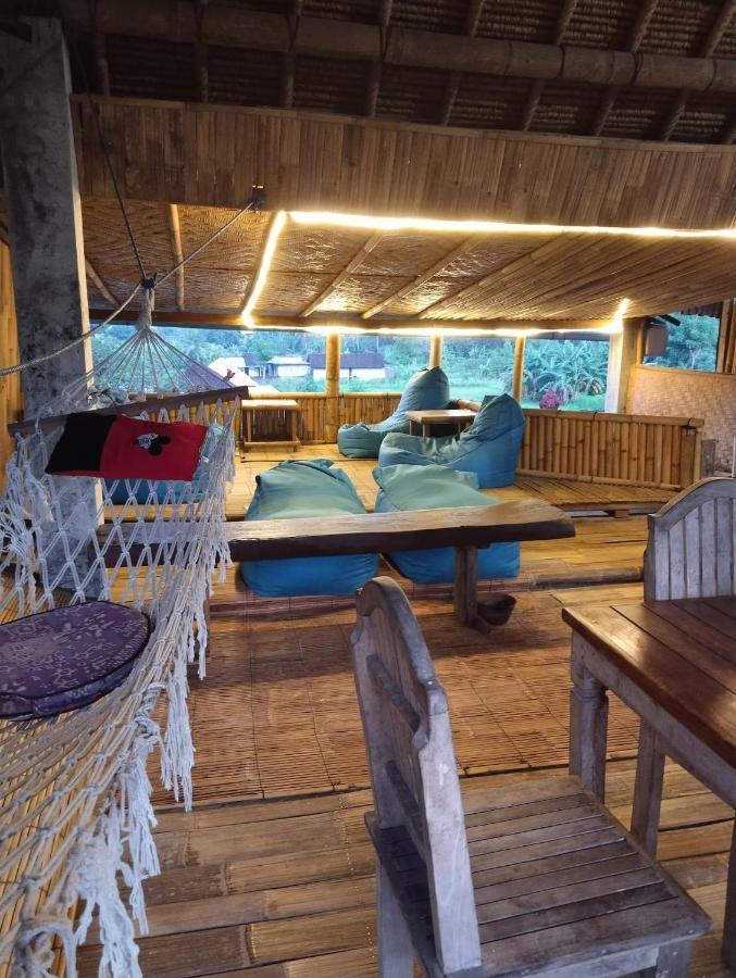 Amed Stop Inn Homestay, Rooftop Restaurant And Bar Екстериор снимка