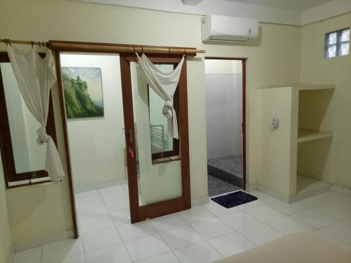 Amed Stop Inn Homestay, Rooftop Restaurant And Bar Екстериор снимка